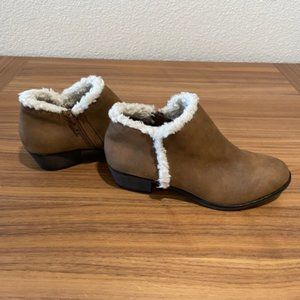 MeToo Women's Ankle Boots - New!! Size 8